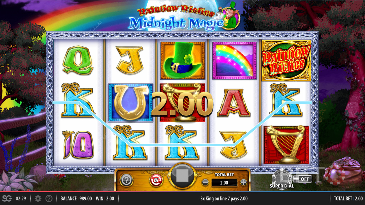 Rainbow Riches Midnight Magic 슬롯에 10개의 다른 활성 페이 라인